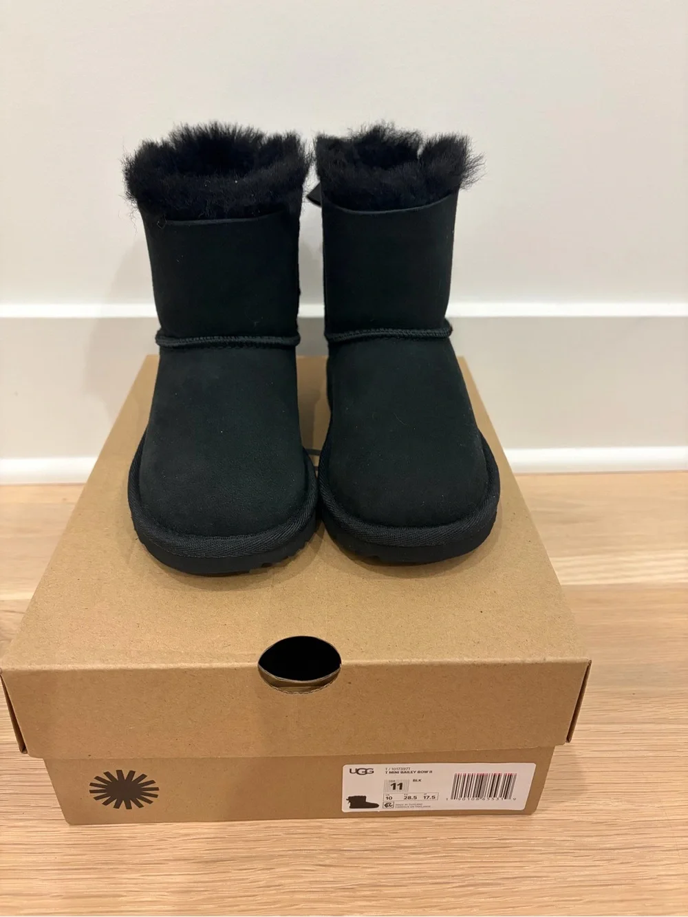 UGG Kids Black Mini Bailey II Bow Sheepskin Boots Toddler 11